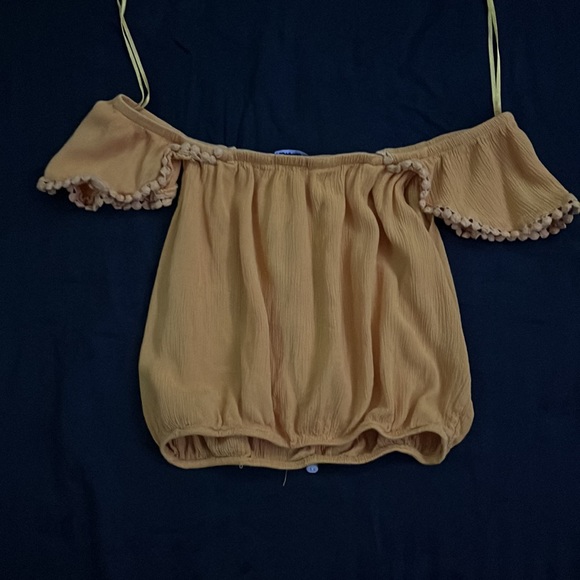 crop top - Picture 2 of 2